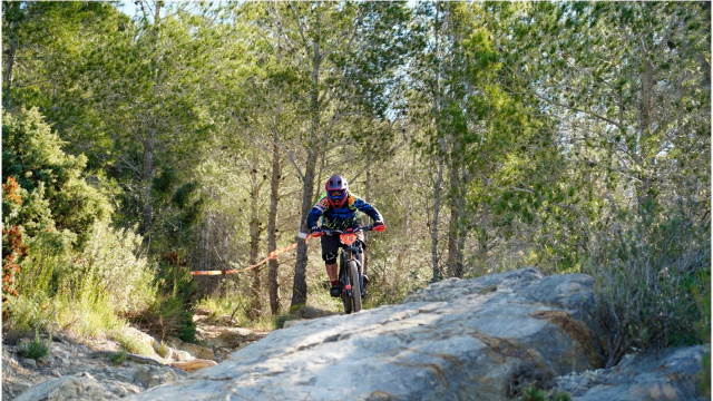 PURE TECHNIQUE ON THE TRAILS OF BÍTEM