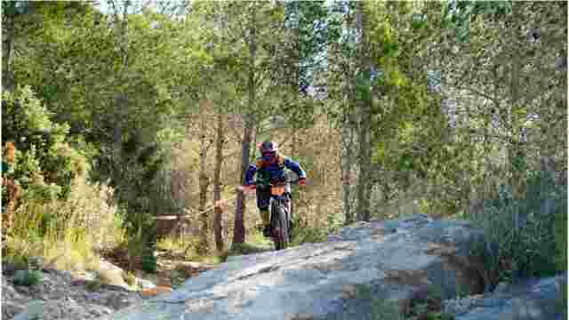 PURE TECHNIQUE ON THE TRAILS OF BÍTEM